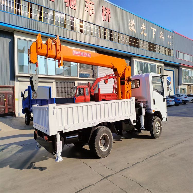 吉县三轮随车吊定制 农用改装机自备吊中瑞长期出售